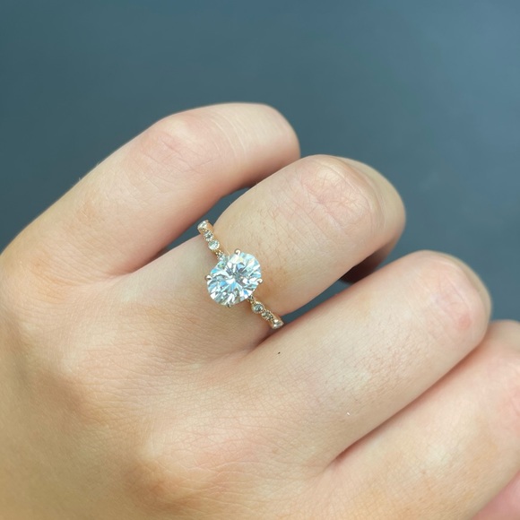 Size 7! 2.00cts rose gold moissanite ring.